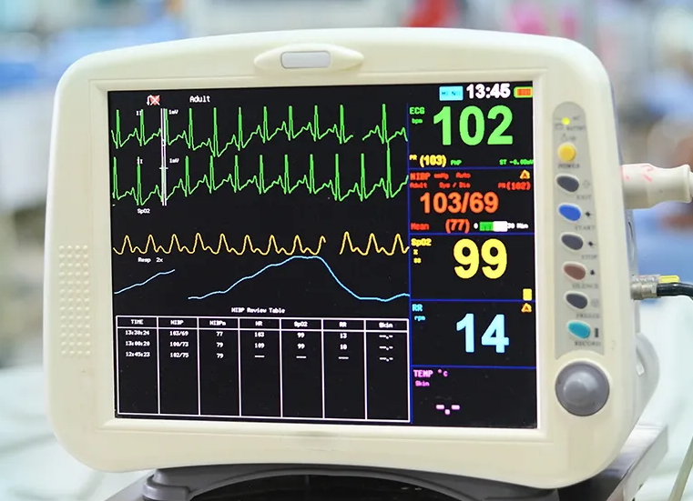 Descubre cómo la tecnología de la electrónica médica ha revolucionado la gestión hospitalaria para mejorar el diagnóstico y la atención al paciente.